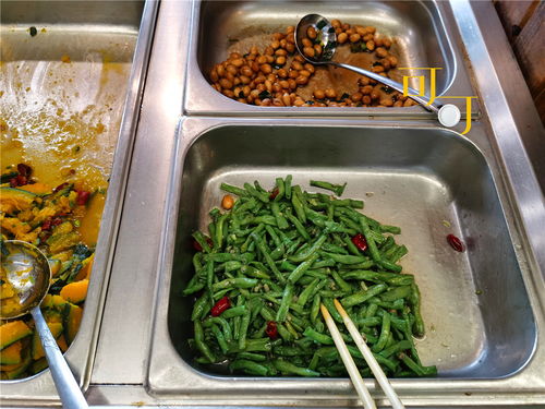 荻港漁村的早餐全是特色小吃,品種太多了,每樣吃半個(gè)還沒(méi)吃全